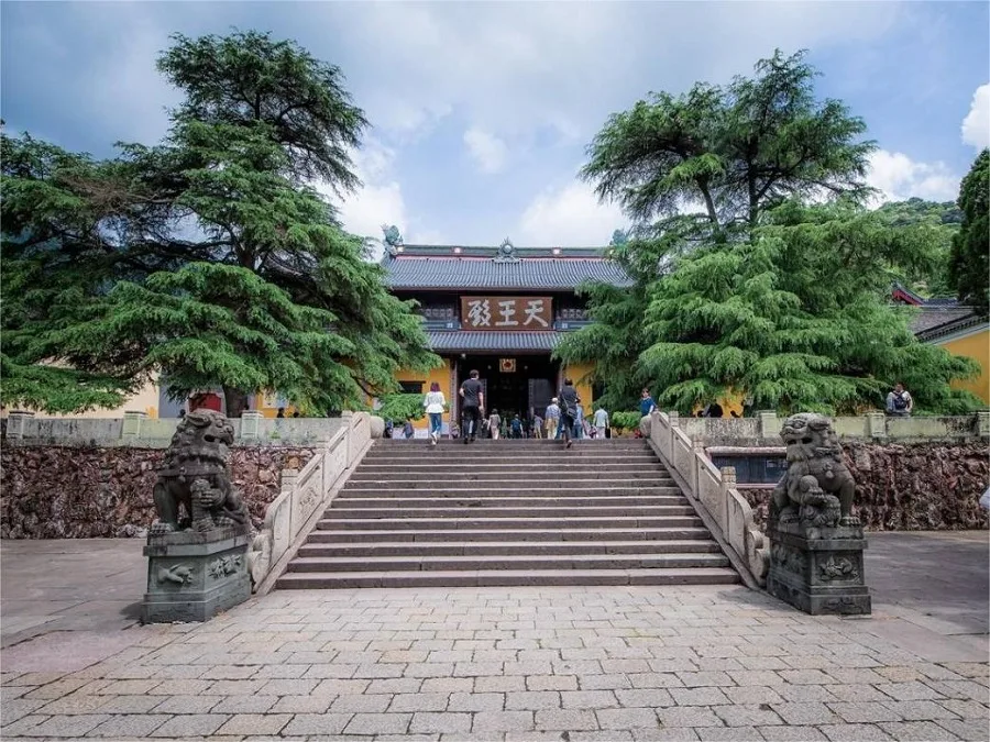 tianwang-hall-in-tiantong-temple-jpg tianwang-hall-in-tiantong-temple-jpg