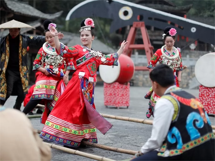 traditions-of-indigenous-people-in-tiankeng-zhaizi-jpeg traditions-of-indigenous-people-in-tiankeng-zhaizi-jpeg