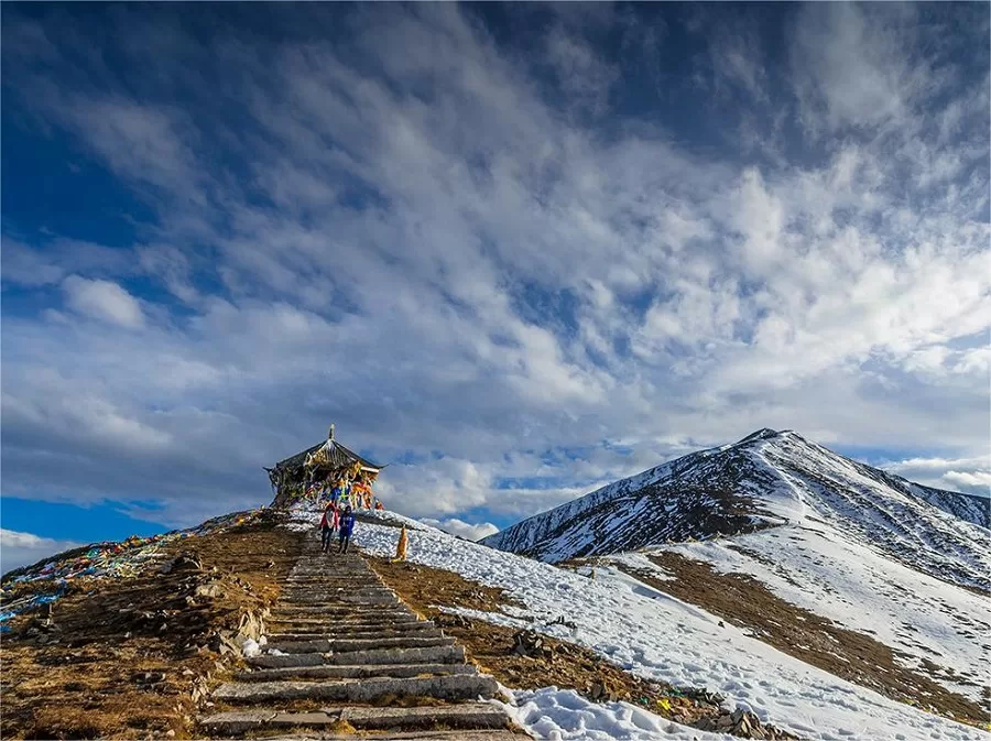 trekking-and-hiking-in-zheduo-mountain-jpg trekking-and-hiking-in-zheduo-mountain-jpg
