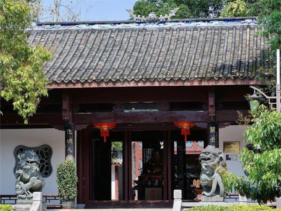 wanzai-hall-in-fuzhou-west-lake-park wanzai-hall-in-fuzhou-west-lake-park