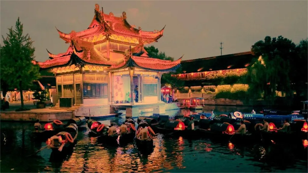 waterborne-stage-in-wuzhen-water-town-1024x576-1 waterborne-stage-in-wuzhen-water-town-1024x576-1