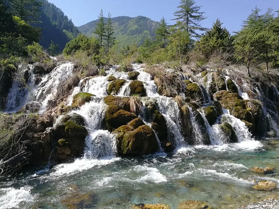 waterfalls-in-huanglong-scenic-and-historic-interest-area-jpg waterfalls-in-huanglong-scenic-and-historic-interest-area-jpg