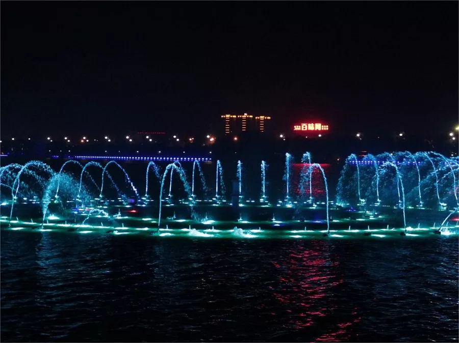 waterfront-delights-in-hankou-jiangtan-park-jpg waterfront-delights-in-hankou-jiangtan-park-jpg