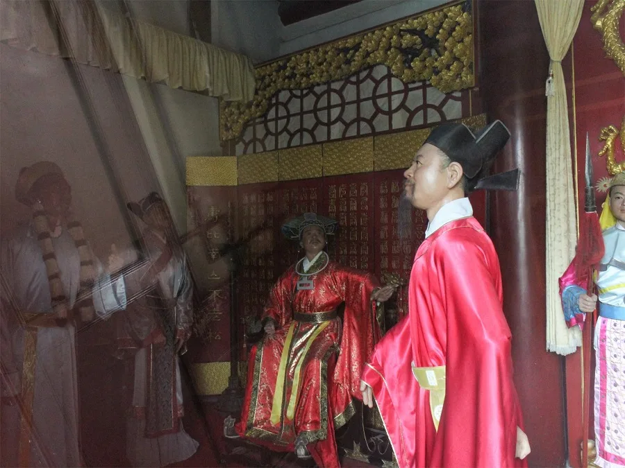 wax-museum-in-dragon-pavilion-park-jpg wax-museum-in-dragon-pavilion-park-jpg