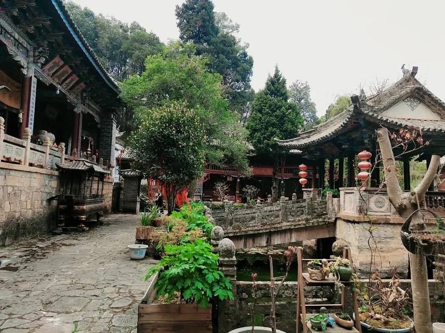 wenchang-palace-in-weibao-mountain-dali-jpg wenchang-palace-in-weibao-mountain-dali-jpg