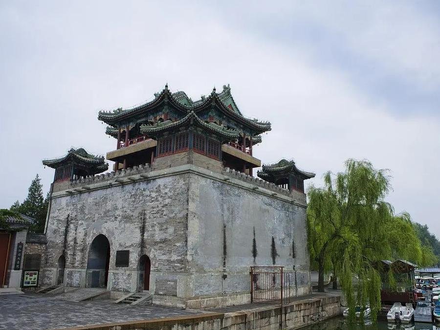wenchang-tower-in-summer-palace wenchang-tower-in-summer-palace