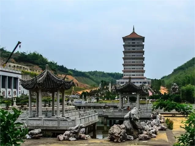 white-pagoda-in-dajue-temple-yixing-jpg white-pagoda-in-dajue-temple-yixing-jpg