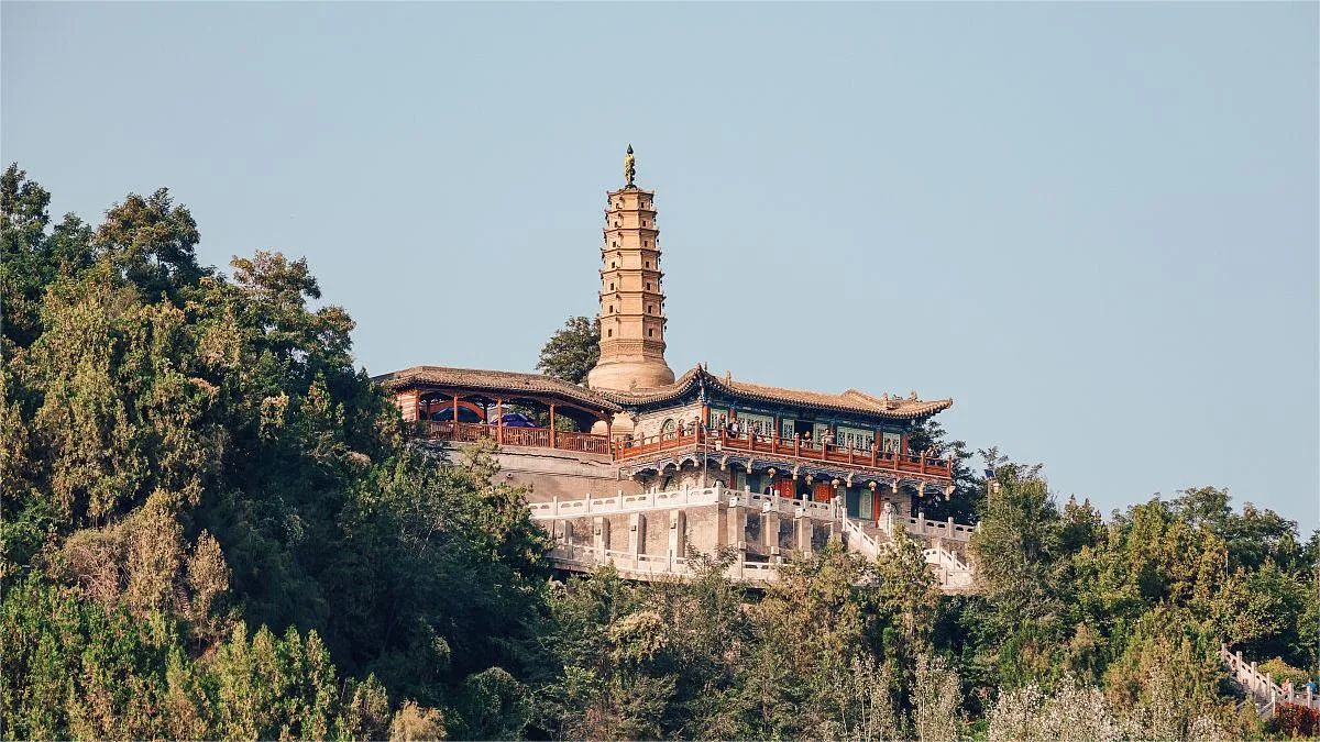 white-pagoda-park-lanzhou-jpg-2