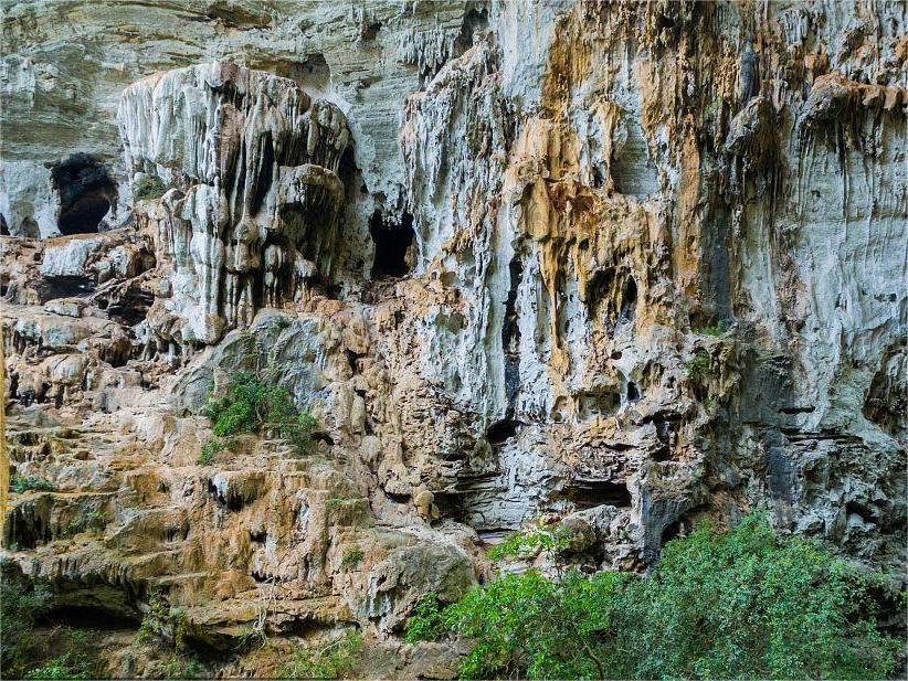 wondeful-stalagities-in-canyang-mountain wondeful-stalagities-in-canyang-mountain