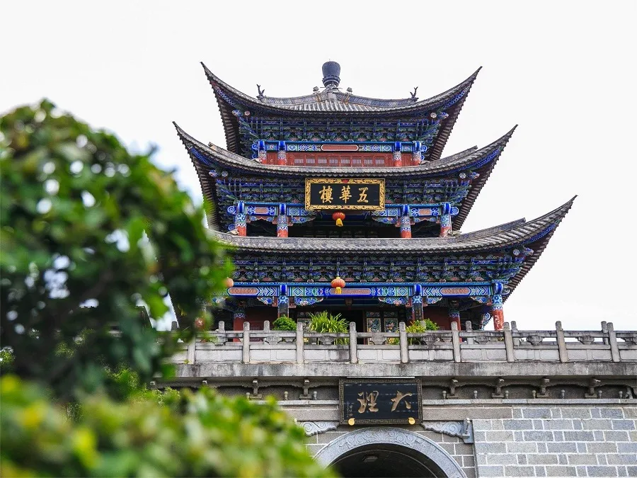 wuhua-building-in-dali-old-town-jpg wuhua-building-in-dali-old-town-jpg