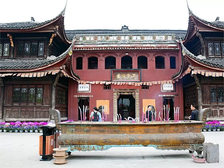 wuyou-temple-in-leshan-giant-buddha-jpg wuyou-temple-in-leshan-giant-buddha-jpg