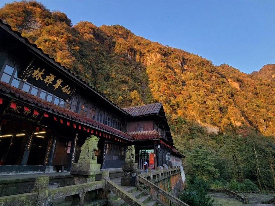 xianfeng-temple-in-mount-emei xianfeng-temple-in-mount-emei