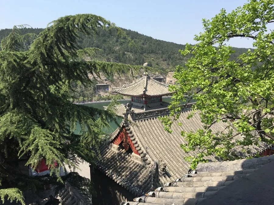 xiangshan-temple-in-longmen-grottoes-jpg xiangshan-temple-in-longmen-grottoes-jpg