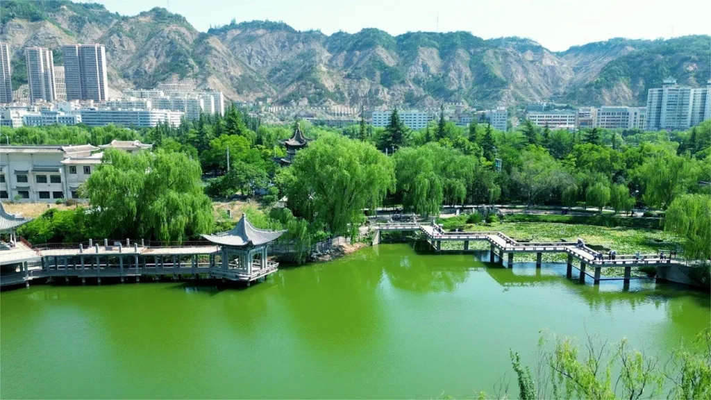 xiaoxihu-park-lanzhou-1024x576-2 xiaoxihu-park-lanzhou-1024x576-2