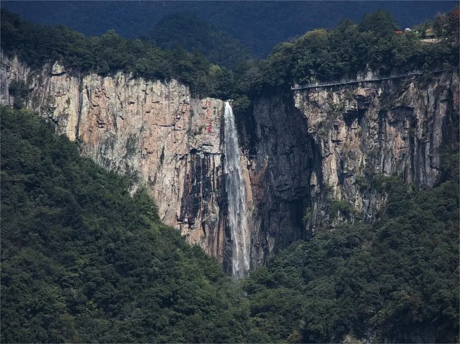xufu-cliff-waterfall-in-xuedou-mountain-jpg xufu-cliff-waterfall-in-xuedou-mountain-jpg