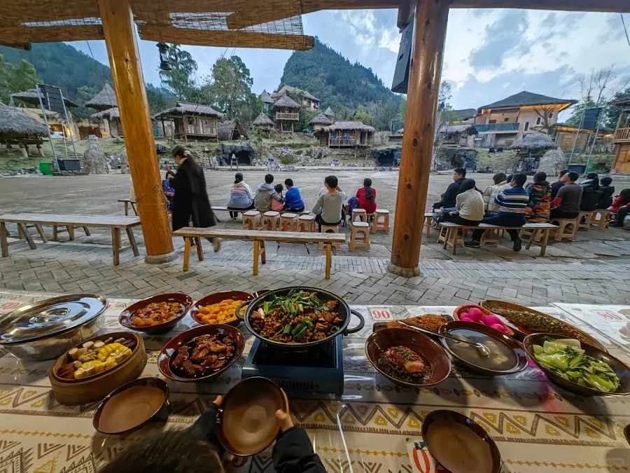 yao-kings-banquet-in-yaoshan-ancient-village-jpg yao-kings-banquet-in-yaoshan-ancient-village-jpg