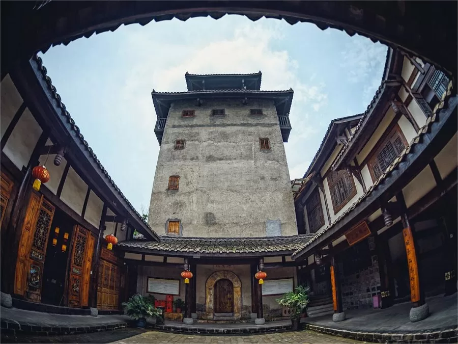 yipin-hall-in-fengsheng-ancient-town-jpg yipin-hall-in-fengsheng-ancient-town-jpg