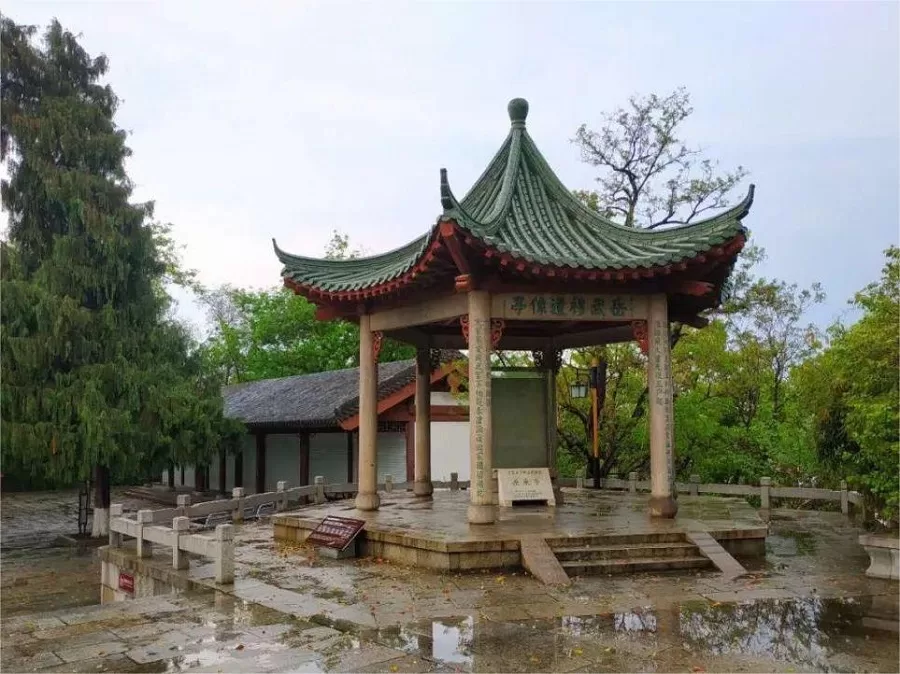 yue-fei-pavilion-in-snake-hill-jpeg yue-fei-pavilion-in-snake-hill-jpeg