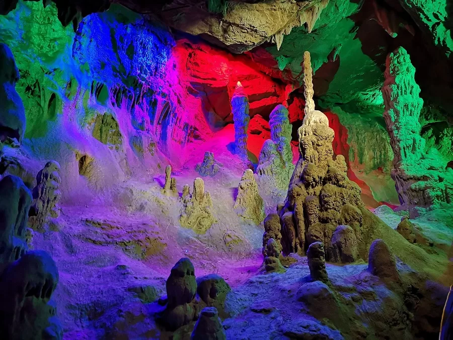 yugu-cave-and-spring-in-yesanpo-jpg yugu-cave-and-spring-in-yesanpo-jpg