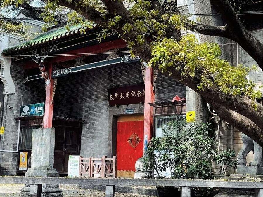 yunfeng-temple-in-elephant-trunk-hill yunfeng-temple-in-elephant-trunk-hill