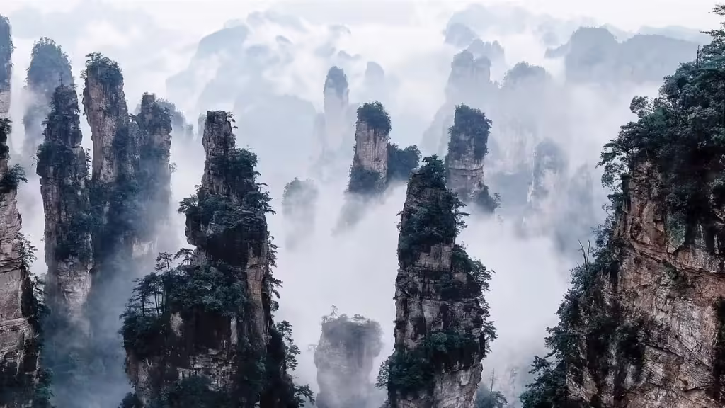 zhangjiajie-national-forest-park-1024x576.avif_-2