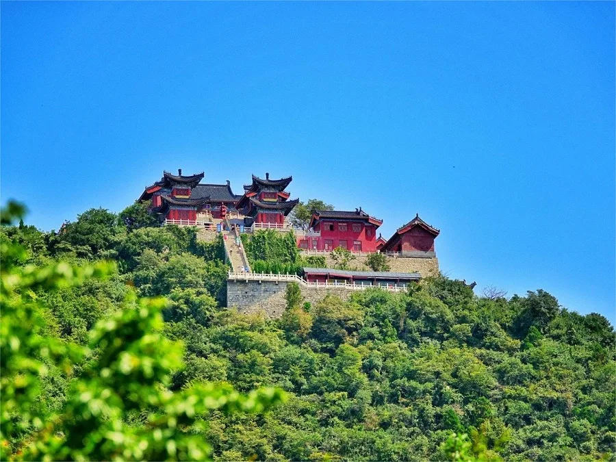 zhuyu-peak-in-yuntai-mountain-jiaozuo-jpg-1 zhuyu-peak-in-yuntai-mountain-jiaozuo-jpg-1